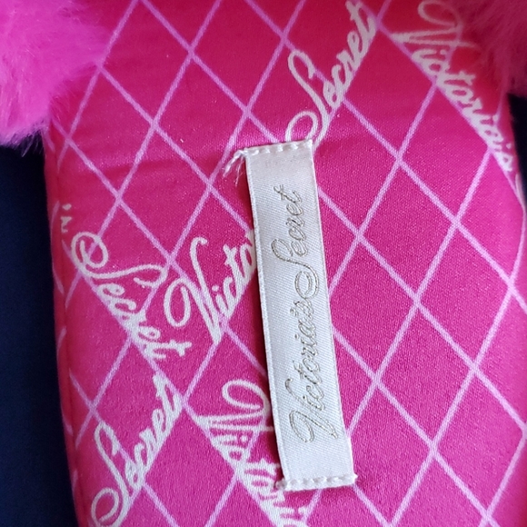 Slippers - Picture 3 of 4